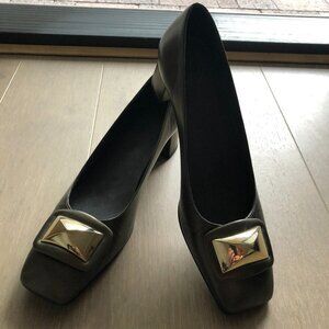 Stuart Weitzman Leather Shoes in Metallic Olive Green w Gold Embellishment Sz 10